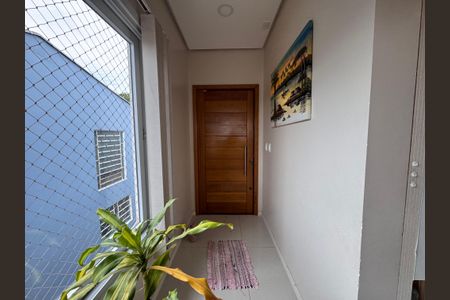 Casa à venda com 187m², 3 quartos e 2 vagas Casa à venda com 187m², 3 quartos e 2 vagasSala