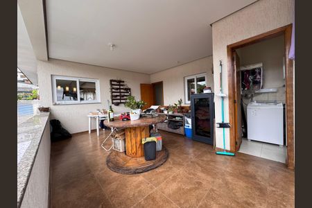 Casa à venda com 187m², 3 quartos e 2 vagas Casa à venda com 187m², 3 quartos e 2 vagasÁrea comum