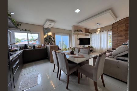 Casa à venda com 187m², 3 quartos e 2 vagas Casa à venda com 187m², 3 quartos e 2 vagasCozinha