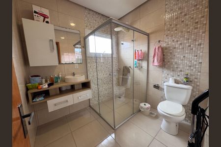 Casa à venda com 187m², 3 quartos e 2 vagas Casa à venda com 187m², 3 quartos e 2 vagasBanheiro 2