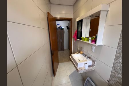 Casa à venda com 187m², 3 quartos e 2 vagas Casa à venda com 187m², 3 quartos e 2 vagasBanheiro da Suíte