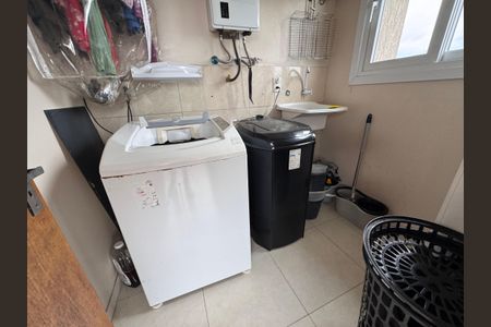 Casa à venda com 187m², 3 quartos e 2 vagas Casa à venda com 187m², 3 quartos e 2 vagasLavanderia