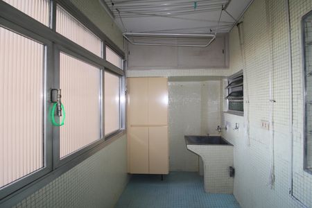 Apartamento à venda com 120m², 2 quartos e 1 vagaÁrea de Serviço