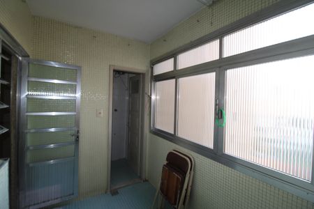 Apartamento à venda com 120m², 2 quartos e 1 vagaÁrea de Serviço