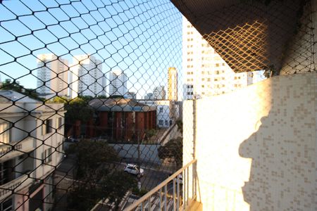 Apartamento à venda com 120m², 2 quartos e 1 vagaVaranda