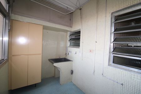 Apartamento à venda com 120m², 2 quartos e 1 vagaÁrea de Serviço