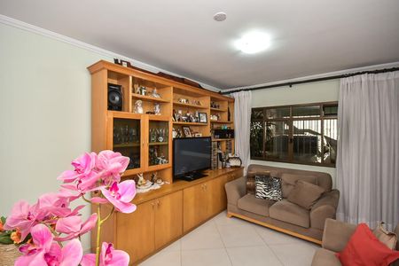 Casa à venda com 125m², 3 quartos e 2 vagasSala de Tv