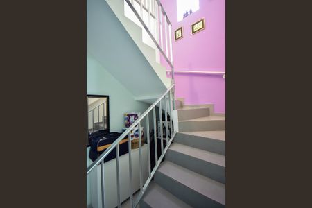 Casa à venda com 125m², 3 quartos e 2 vagasEscada