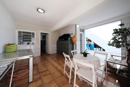 Casa à venda com 250m², 4 quartos e 4 vagasQuintal