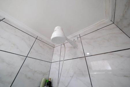 Casa à venda com 250m², 4 quartos e 4 vagasBanheiro 2