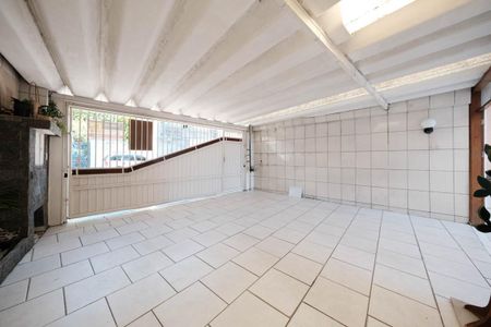 Casa à venda com 250m², 4 quartos e 4 vagasGaragem