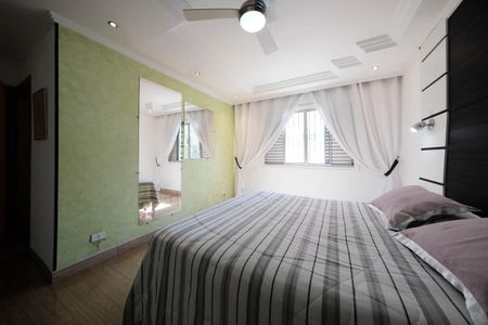 Casa à venda com 250m², 4 quartos e 4 vagasSuíte