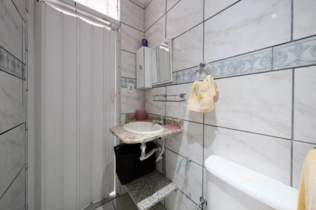 Casa à venda com 250m², 4 quartos e 4 vagasBanheiro 2