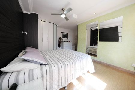 Casa à venda com 250m², 4 quartos e 4 vagasSuíte