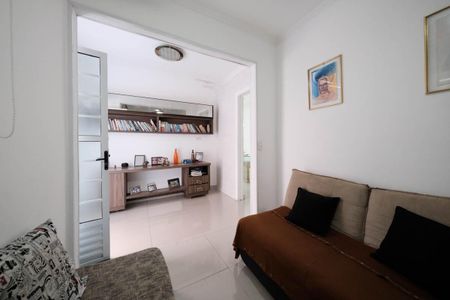 Casa à venda com 250m², 4 quartos e 4 vagasEscritório