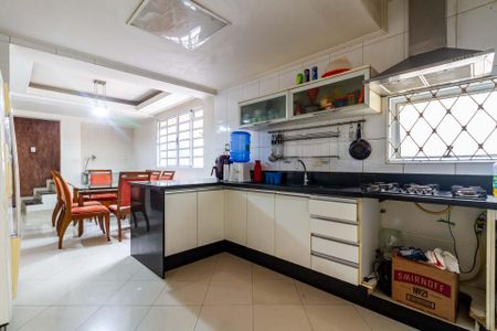 Casa à venda com 115m², 3 quartos e 2 vagas Casa à venda com 115m², 3 quartos e 2 vagasCozinha