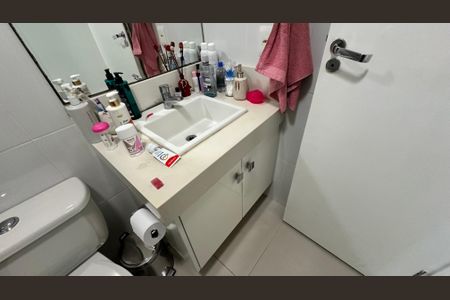 Apartamento à venda com 181m², 3 quartos e 2 vagas Apartamento à venda com 181m², 3 quartos e 2 vagasBanheiro social