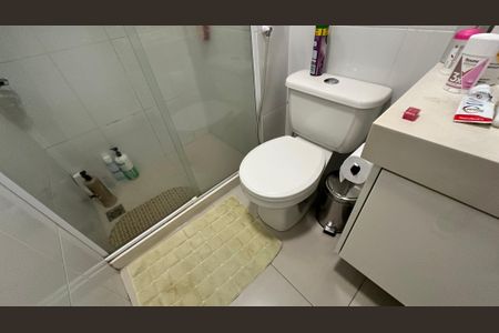 Apartamento à venda com 181m², 3 quartos e 2 vagas Apartamento à venda com 181m², 3 quartos e 2 vagasBanheiro social