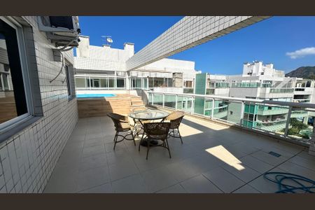 Apartamento à venda com 181m², 3 quartos e 2 vagas Apartamento à venda com 181m², 3 quartos e 2 vagasCobertura