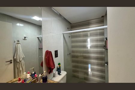 Apartamento à venda com 181m², 3 quartos e 2 vagas Apartamento à venda com 181m², 3 quartos e 2 vagasBanheiro da Suíte