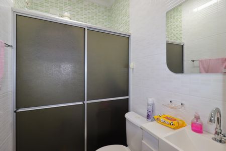 Casa à venda com 199m², 3 quartos e 2 vagasBanheiro 