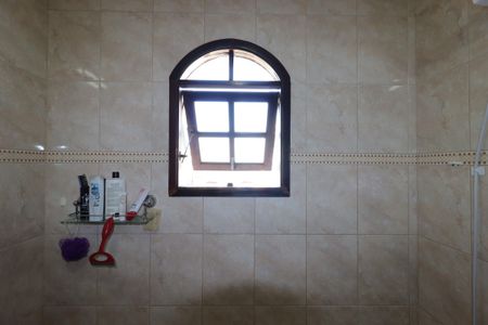 Casa à venda com 199m², 3 quartos e 2 vagasBanheiro 2