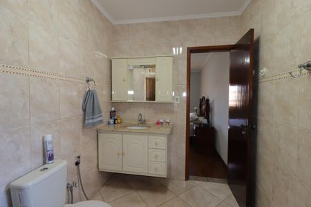 Casa à venda com 199m², 3 quartos e 2 vagasBanheiro da Suíte