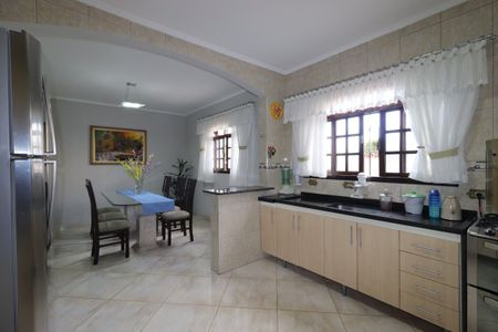 Casa à venda com 199m², 3 quartos e 2 vagasCozinha