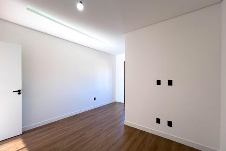 Casa à venda com 192m², 4 quartos e 2 vagasSuíte 2