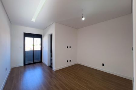 Casa à venda com 192m², 4 quartos e 2 vagasSuíte 2