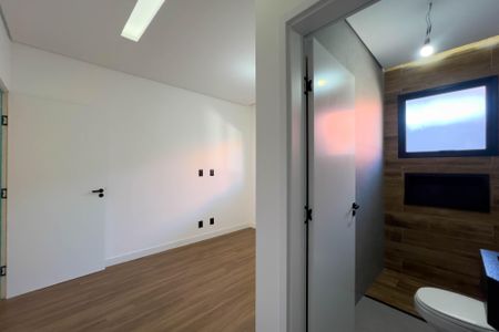 Casa à venda com 192m², 4 quartos e 2 vagasSuíte
