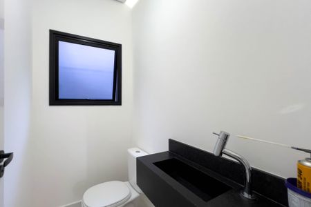 Casa à venda com 192m², 4 quartos e 2 vagasLavabo