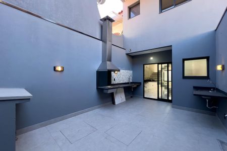 Casa à venda com 192m², 4 quartos e 2 vagasQuintal