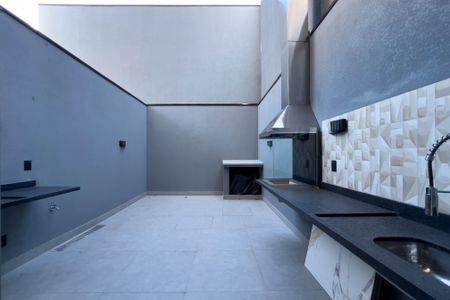 Casa à venda com 192m², 4 quartos e 2 vagasQuintal