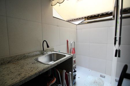 Casa de condomínio à venda com 65m², 2 quartos e 1 vagaÁrea de Serviço