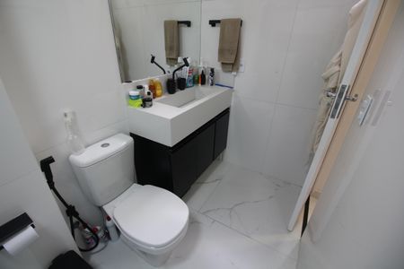 Casa de condomínio à venda com 65m², 2 quartos e 1 vagaBanheiro Social