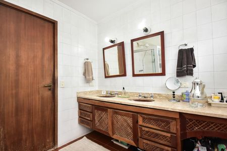 Casa de condomínio à venda com 280m², 4 quartos e 4 vagasBanheiro Suíte 1