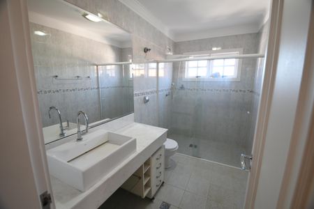 Casa à venda com 270m², 3 quartos e 3 vagasBanheiro Social