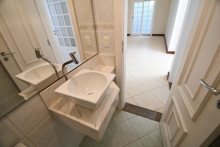 Casa à venda com 270m², 3 quartos e 3 vagasLavabo