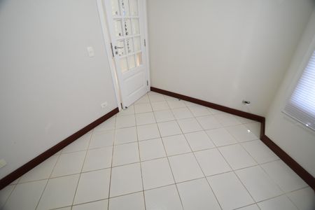 Casa à venda com 270m², 3 quartos e 3 vagasEscritório 1