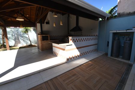 Casa à venda com 270m², 3 quartos e 3 vagasÁrea Externa