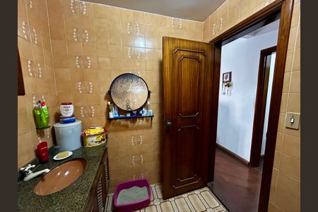 Casa à venda com 500m², 6 quartos e 3 vagas Casa à venda com 500m², 6 quartos e 3 vagasBanheiro da Suíte 2