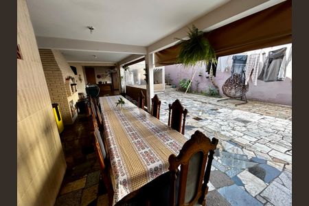 Casa à venda com 500m², 6 quartos e 3 vagas Casa à venda com 500m², 6 quartos e 3 vagasChurrasqueira