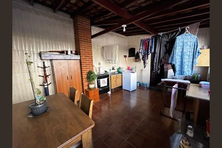 Casa à venda com 500m², 6 quartos e 3 vagas Casa à venda com 500m², 6 quartos e 3 vagasÁrea de Serviço