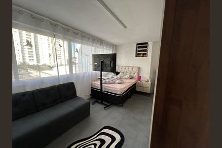 Casa à venda com 500m², 6 quartos e 3 vagas Casa à venda com 500m², 6 quartos e 3 vagasQuarto 4