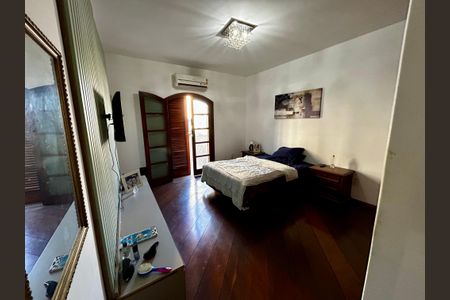 Casa à venda com 500m², 6 quartos e 3 vagas Casa à venda com 500m², 6 quartos e 3 vagasSuíte 1