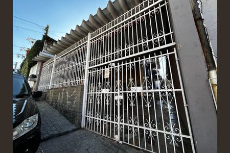 Casa à venda com 500m², 6 quartos e 3 vagas Casa à venda com 500m², 6 quartos e 3 vagasFachada