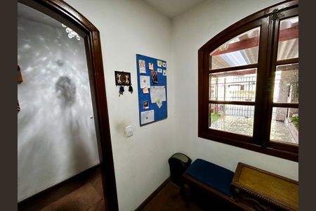 Casa à venda com 500m², 6 quartos e 3 vagas Casa à venda com 500m², 6 quartos e 3 vagasEscritório