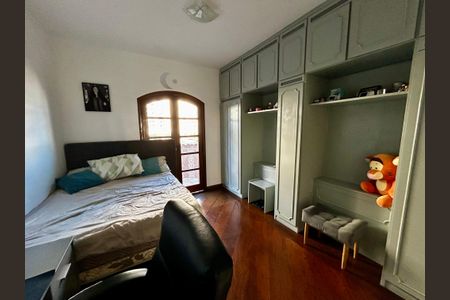 Casa à venda com 500m², 6 quartos e 3 vagas Casa à venda com 500m², 6 quartos e 3 vagasQuarto 2