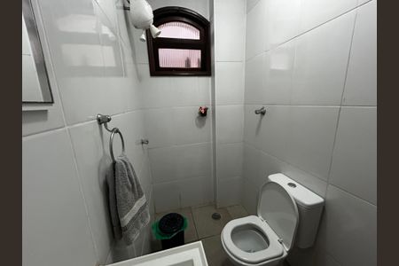 Casa à venda com 500m², 6 quartos e 3 vagas Casa à venda com 500m², 6 quartos e 3 vagasBanheiro 2